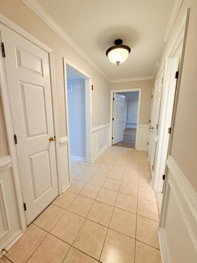 Photo - 4515 Forest Hill Dr House