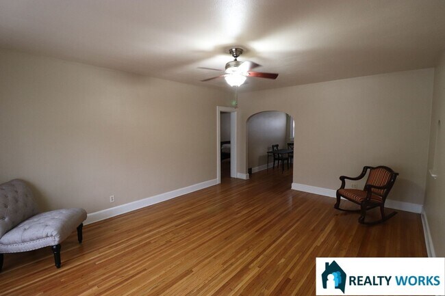 Foto del edificio - 2457 S 27th St