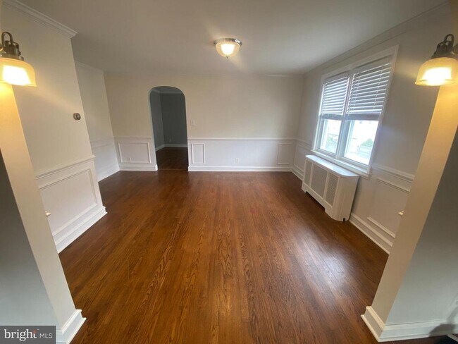 Building Photo - 331 Hurst St