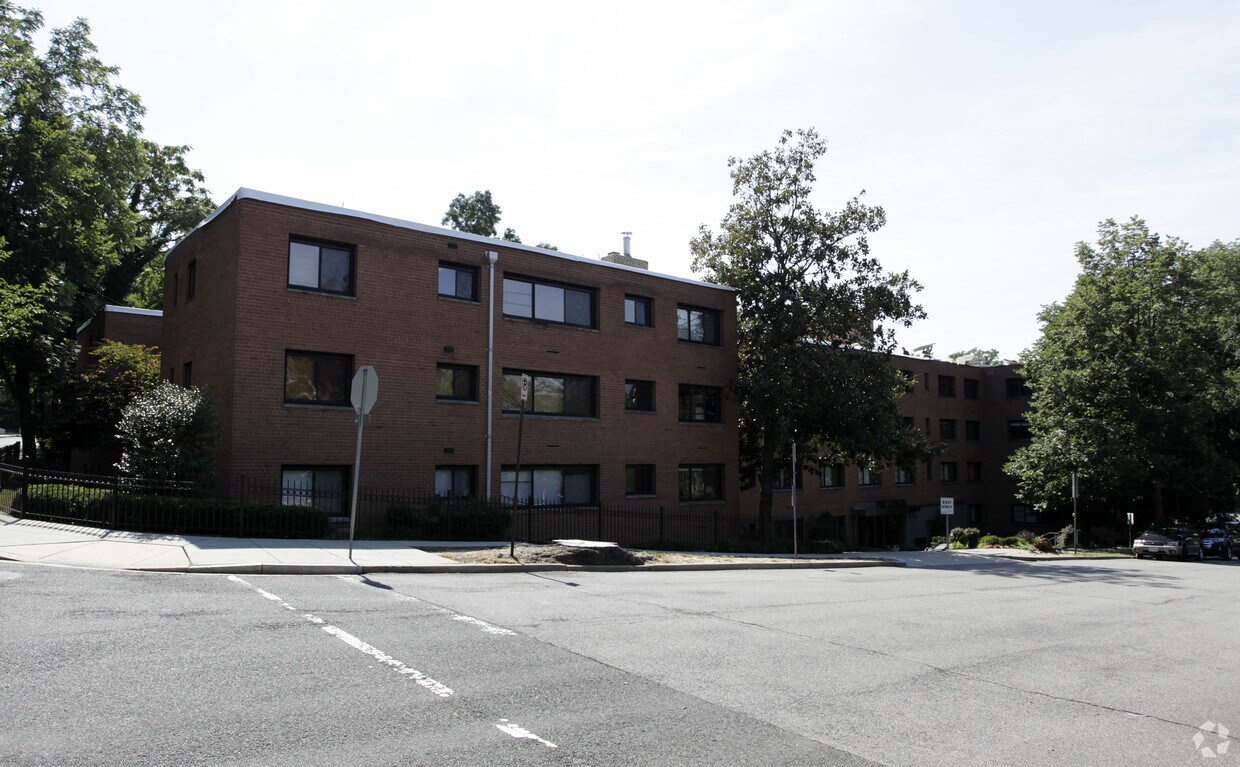 The Archbold Apartments 2725 39th St NW Washington, DC