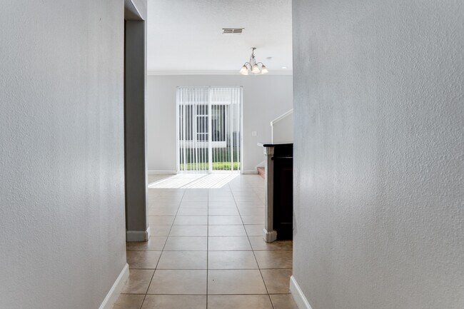 Foto del edificio - 3528 Sanctuary Dr