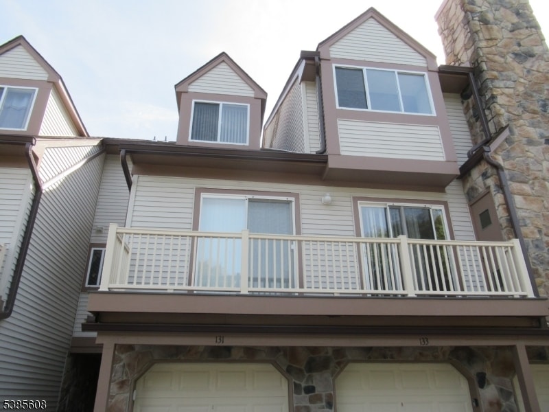 Foto principal - 133 Woods Edge Dr