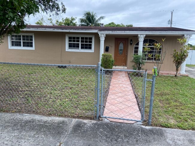 Building Photo - 17120 NW 10th Ct