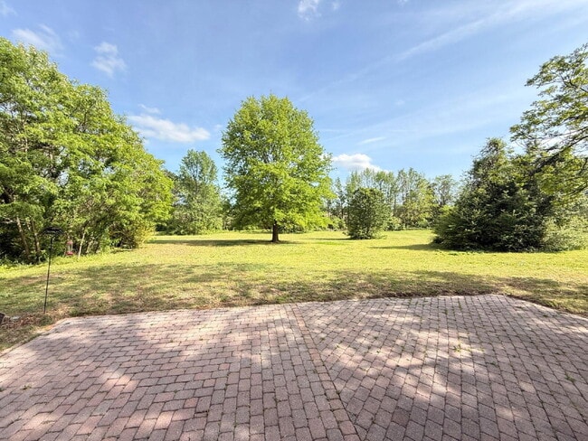 Foto del edificio - 138 Gayden Dr