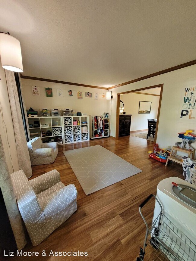 Building Photo - 4 br, 2.5 bath House - 104 Lord North Court