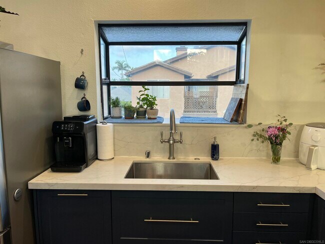 Foto del edificio - 4561 North Ave