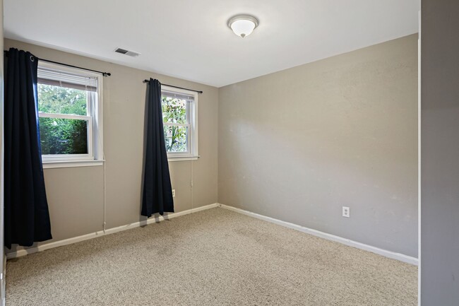 Foto del edificio - 5 Bedroom Rental in Montgomery County