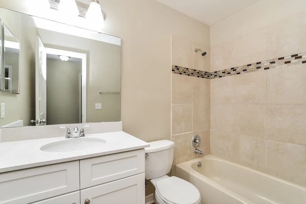 Foto del edificio - 6937 W Summerdale Ave