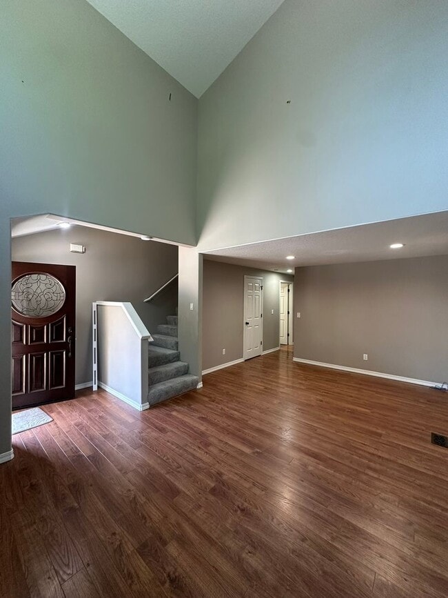 Foto del edificio - 4 bedroom, 2288sf home. Close to Nike, Int...