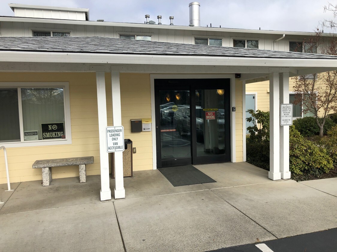 Catalpa Shade Apartments Apartments in Medford, OR