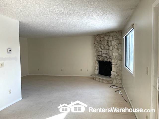 Foto del edificio - Available now!  Excellent 2 bedroom, 2 bath condo in Eden Prairie!