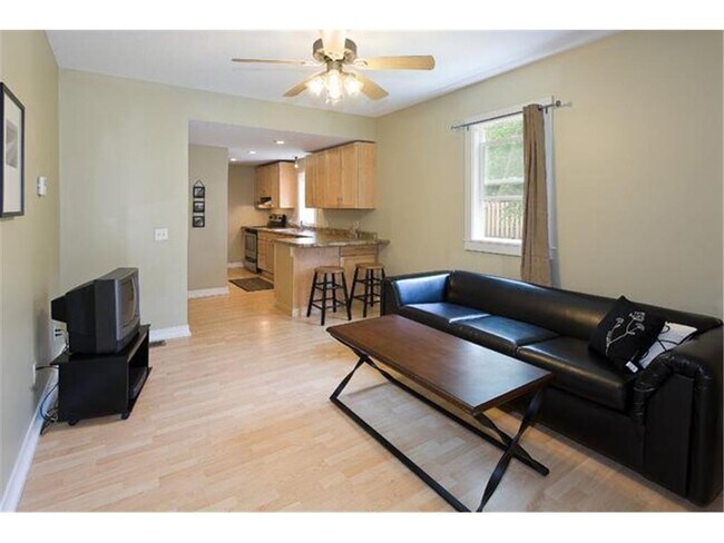 Foto del edificio - 2327 Cole Ave SE