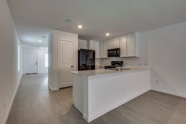 Foto del edificio - Be the First to Live Here $2,200 – Spaciou...