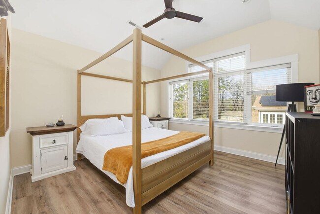 Foto del edificio - 4109 Dinglewood Ave