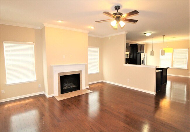 Foto del edificio - 4 Bedroom in Pineville!!
