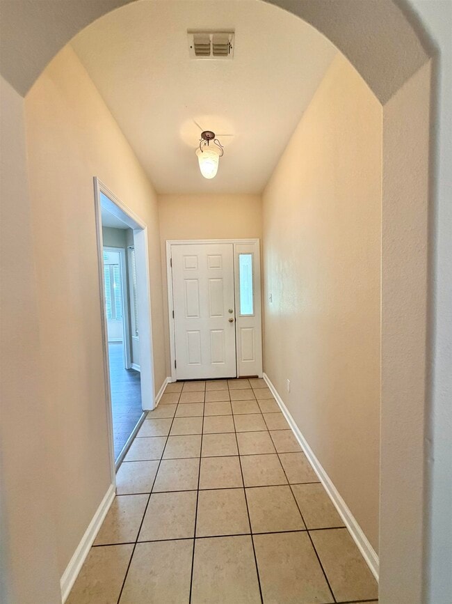 Building Photo - 9336 Royal Troon Dr