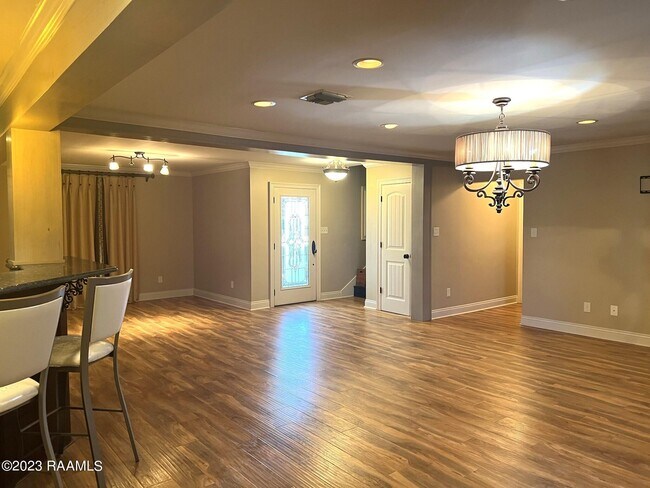 Building Photo - 109 Sharpsburg Dr