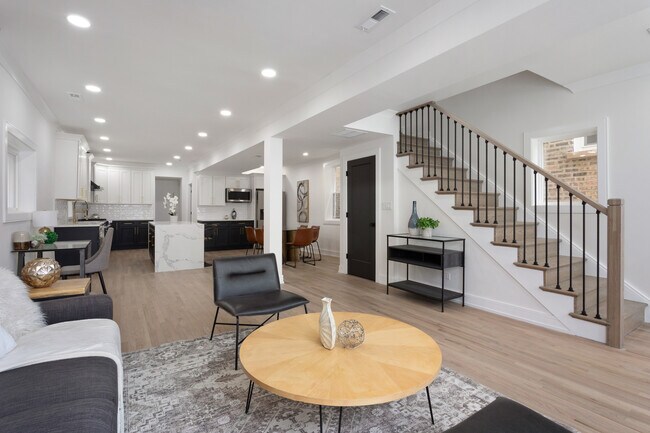 Foto del edificio - 2456 W Huron St