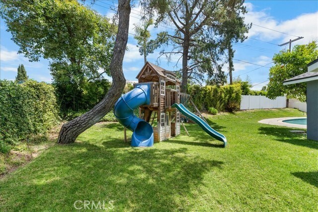 Foto del edificio - 26111 Hatmor Dr