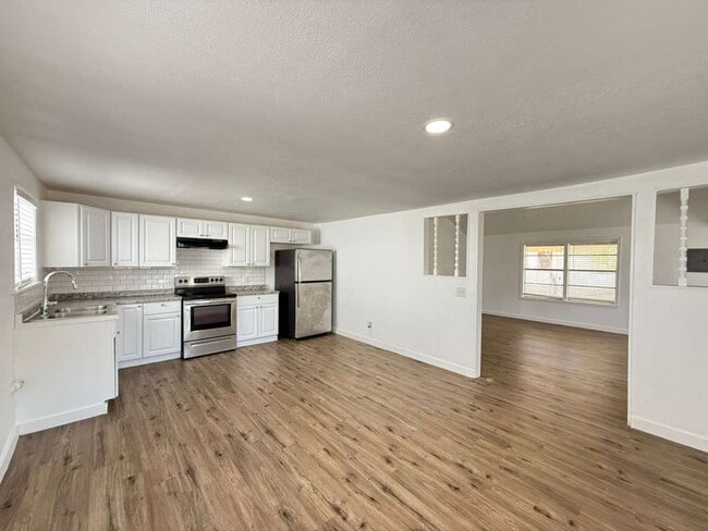 Photo - 206 Southlawn Ave House