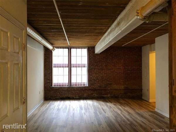 Building Photo - Studio, 1 bath Condo - 839 Main Street