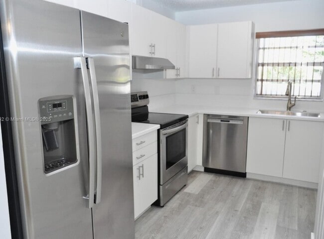 Building Photo - 13492 SW 38th Ln