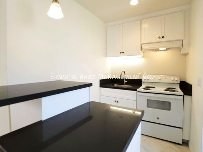Foto del edificio - 6229 1/2 Cerritos Ave.-