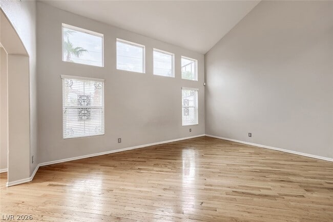Building Photo - 950 Sweeping Vine Ave