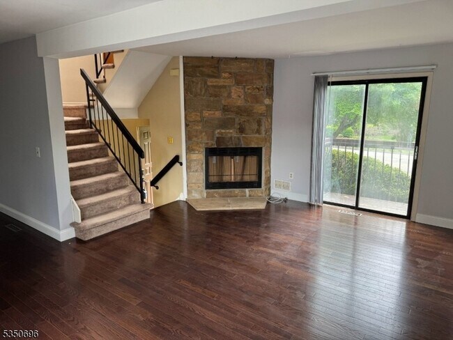 Building Photo - 46 Bennington Square