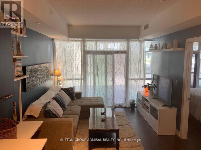 Building Photo - 20 Bruyeres Mews