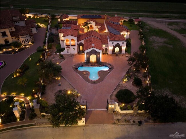 Building Photo - 2304 Antigua Dr