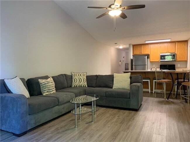 Foto del edificio - 3976 Hidden Hollow Dr