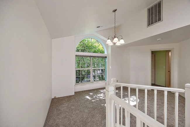 Building Photo - Three bedroom, two bath townhouse | Availa...