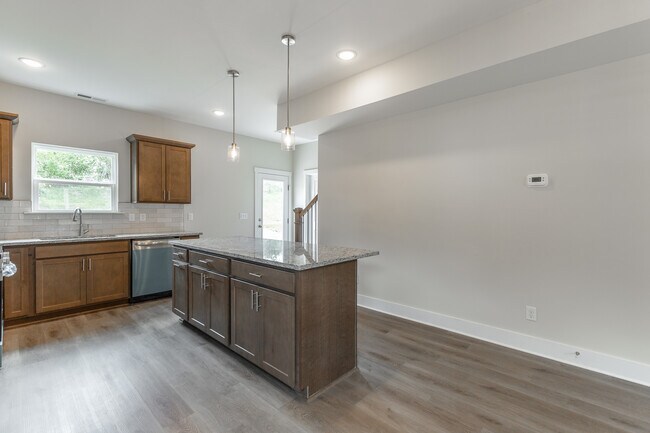 Building Photo - 4737 Heiskell Dr