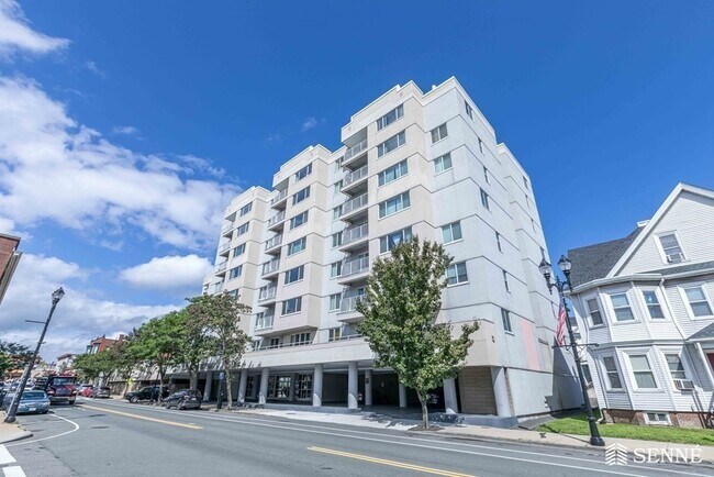 Building Photo - 30 Chelsea St