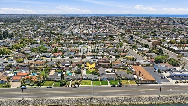 Foto del edificio - 5082 Edinger Ave