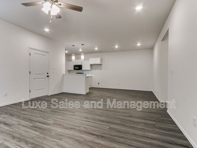 Building Photo - 8000 NW 110th St