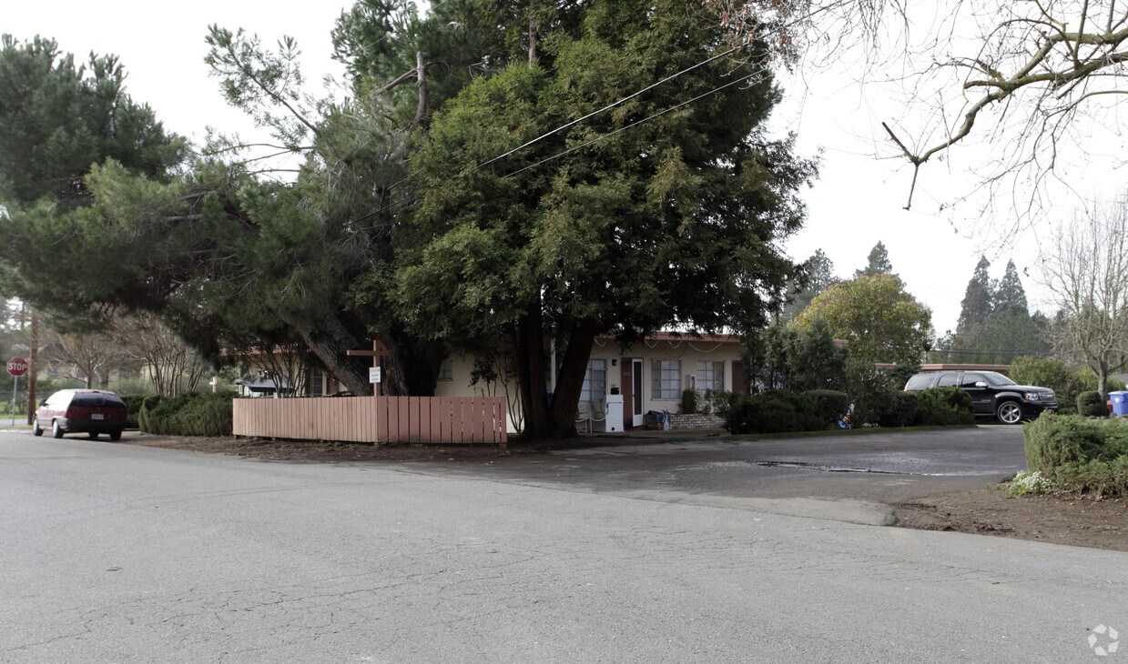 Foto del edificio - 2173-2199 Wilkins Ave