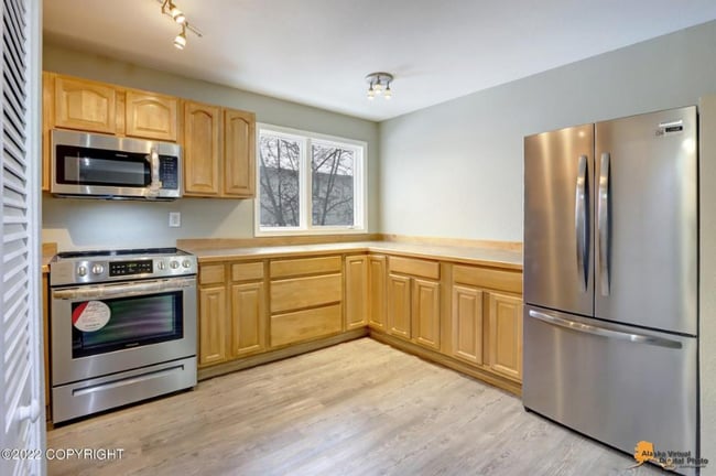 Building Photo - 329 E 14th Ave