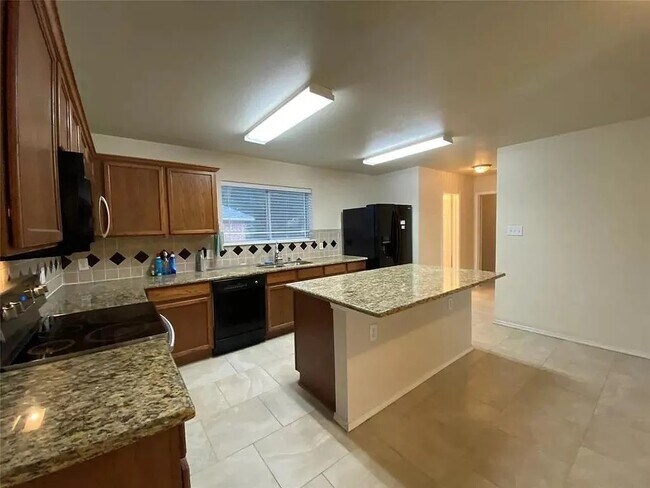Foto del edificio - 6315 Tara Ln