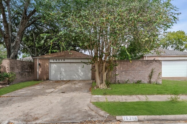 Foto del edificio - 16218 Olive Glen Dr