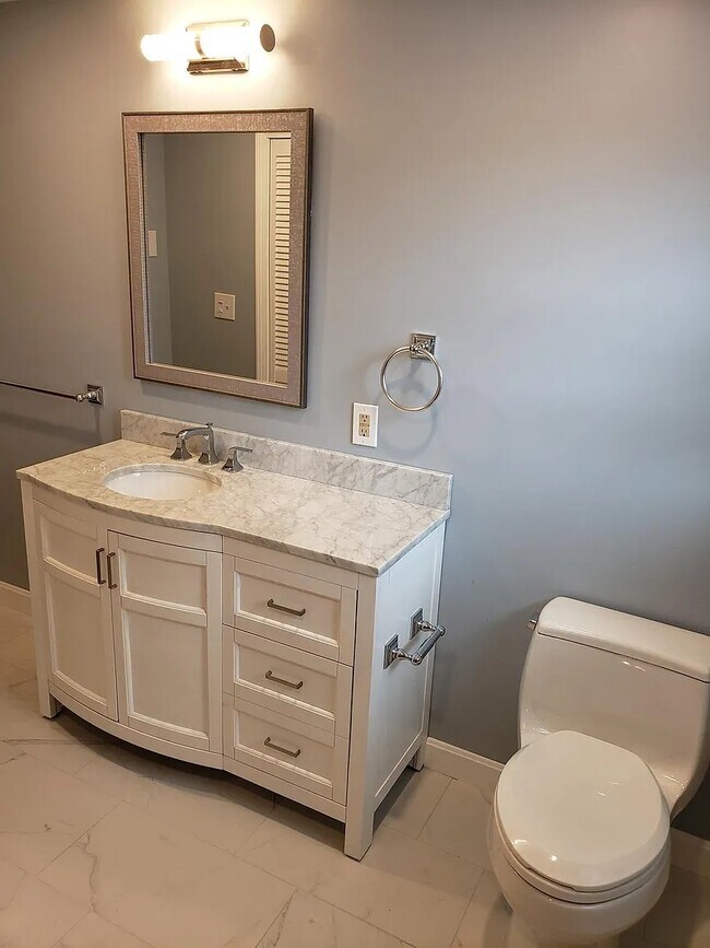 Baño - 24 King St