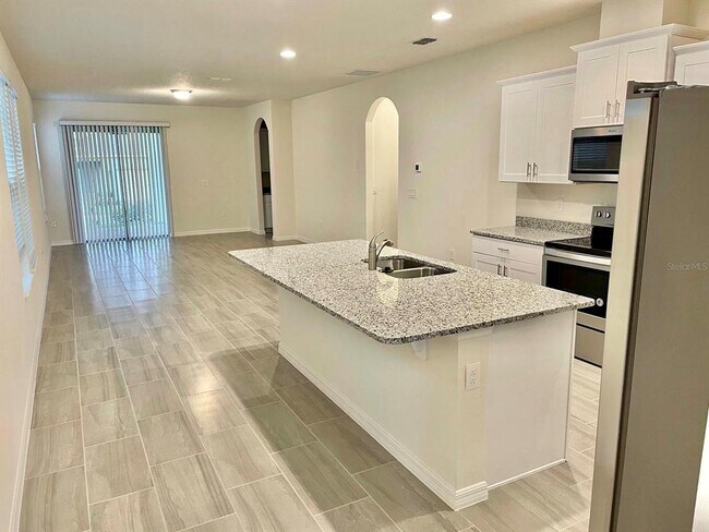 Foto del edificio - 9321 Jaywood Rd