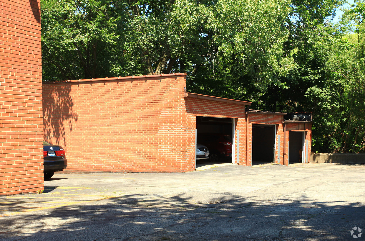 Building Photo - Orchard Apartments