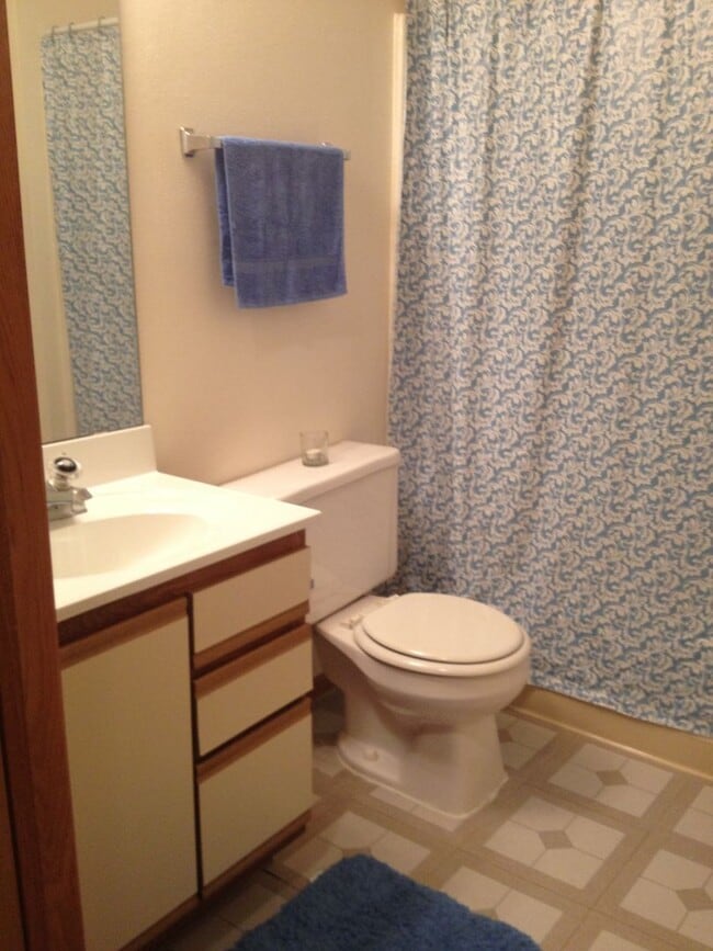 Building Photo - Cozy Studio Across From Warner Park