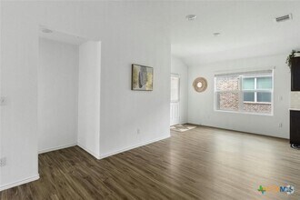 Building Photo - 225 Escondido Cir