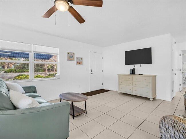 Building Photo - 103 W Park St