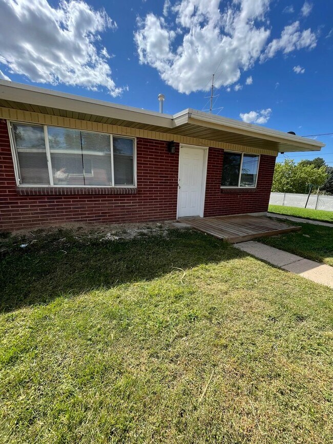 Building Photo - 5695 S 2200 W