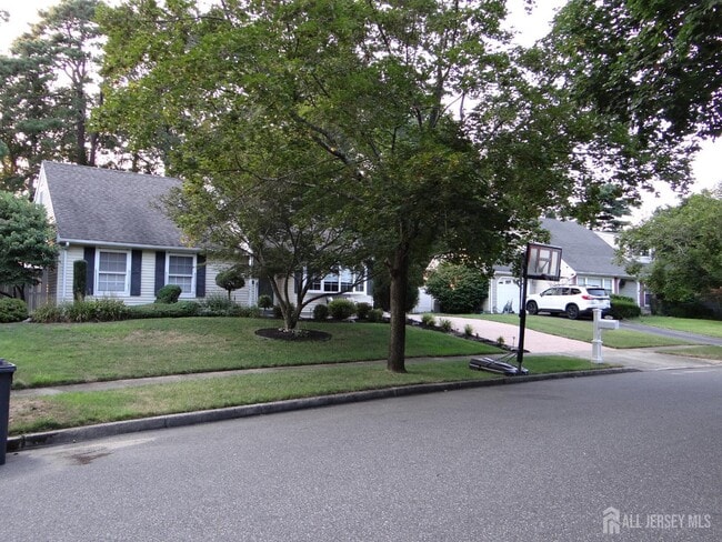 Building Photo - 514 Leawood Ave