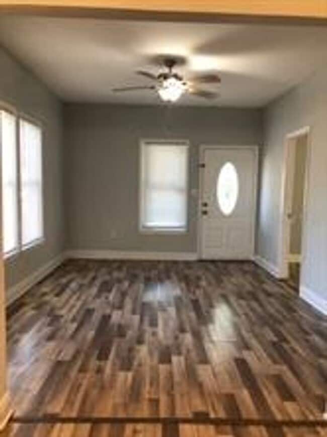 Photo - 2 Bedroom / 2 Bath Bungalow in Sanford's Historic District! House